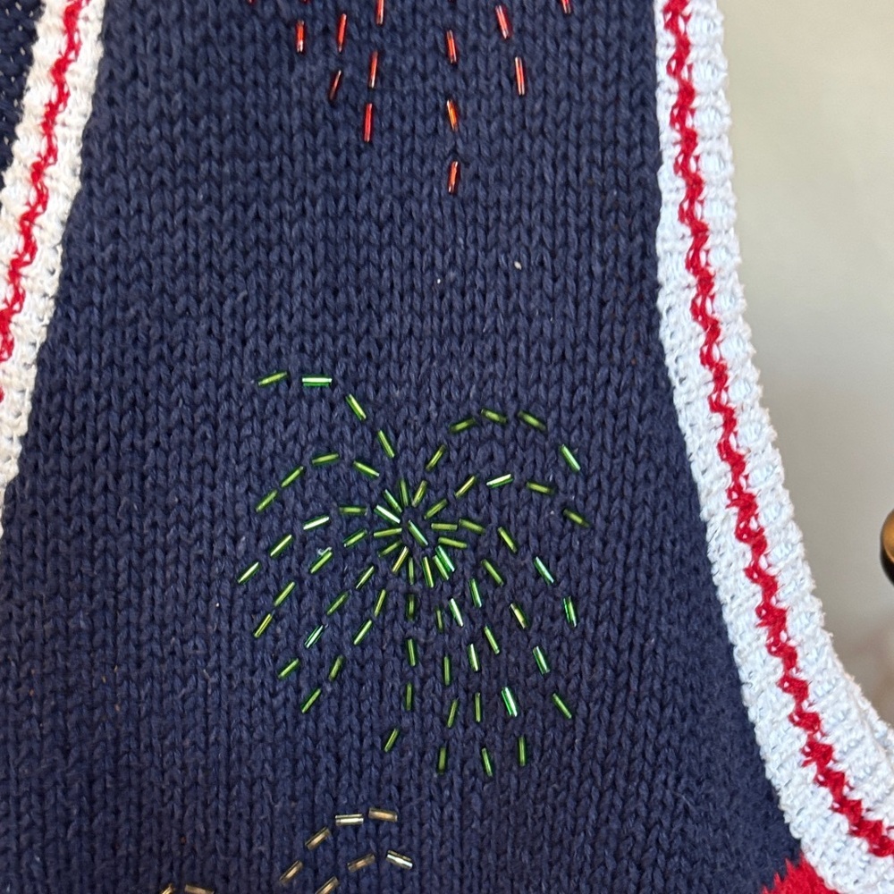 Fabulous Vintage Patriotic Knit Vest with Flag and Fireworks 🤩 - Picture 4 of 11